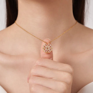 Clover Hearts Necklace (MAGNETIC) - SOULFEEL PAKISTAN- FEEL THE LOVE 