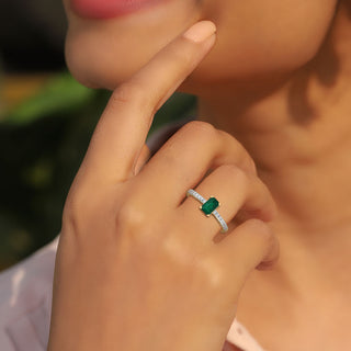 Luxurious Emerald Ring - 925 Silver - SOULFEEL PAKISTAN- FEEL THE LOVE 